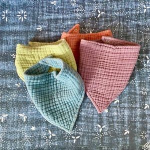 Set of 4 Organic Muslin Cotton Bandana Baby Bibs